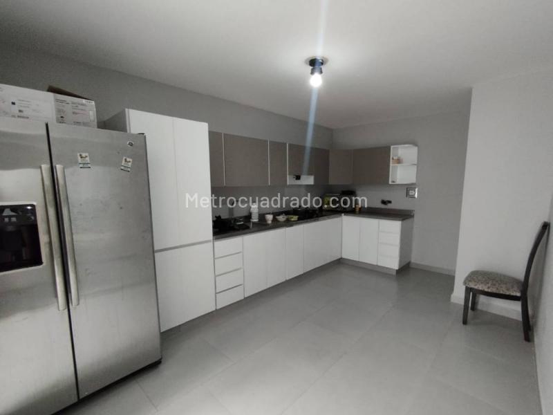 Commercial 5BR House in Belen Rosales - 3