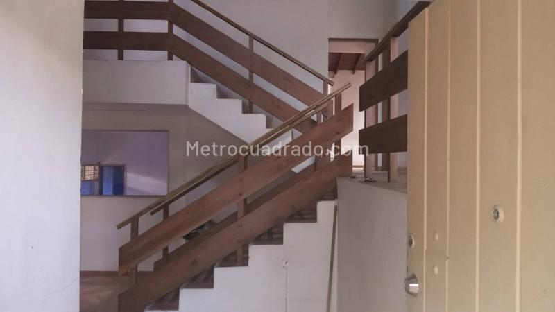 Commercial House for Rent in Aguacatala - 2