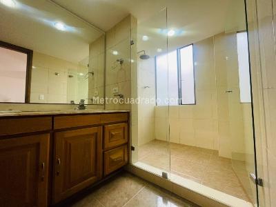 Apartamento de 5 alcobas en venta en El Poblado, Medellín, 260 m² · foto 9 de 20