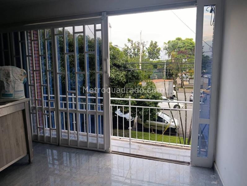 Casa Comercial en Arriendo con 5 Alcobas en Estadio - 7