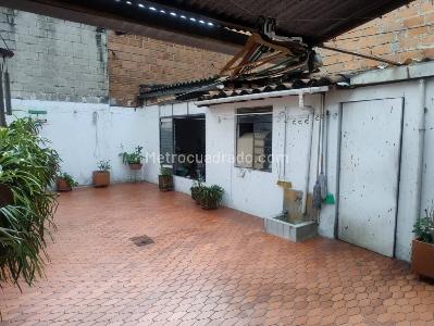 Casa de 5 alcobas en venta en Calasanz, Medellín, 290 m² · foto 11 de 19