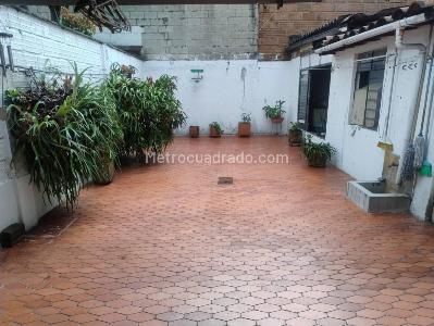 Casa de 5 alcobas en venta en Calasanz, Medellín, 290 m² · foto 15 de 19