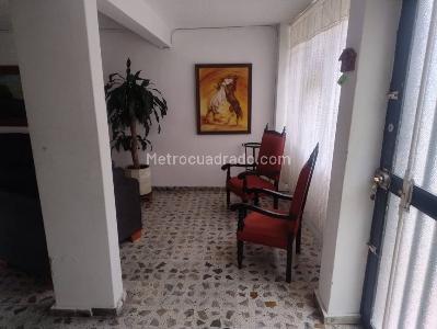 Casa de 5 alcobas en venta en Calasanz, Medellín, 290 m² · foto 18 de 19