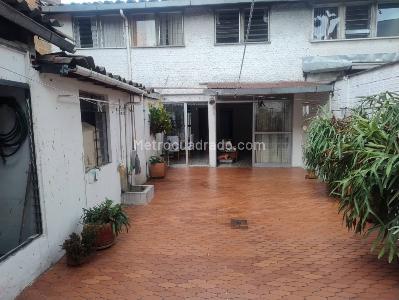 Casa de 5 alcobas en venta en Calasanz, Medellín, 290 m² · foto 7 de 19