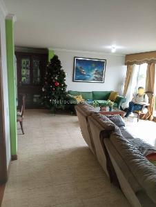 Apartamento de 3 alcobas en venta en Lorena, Medellín, 180 m² · foto 2 de 18