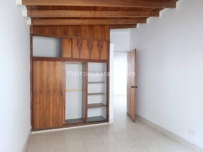 Casa de 4 alcobas en venta en Calasanz, Medellín, 140 m² · foto 4 de 20