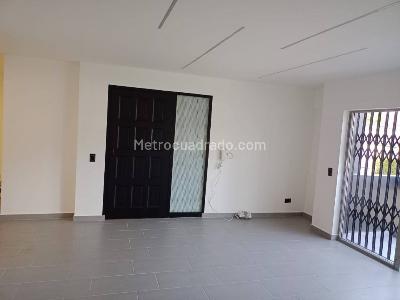 Casa en arriendo en La America, Medellín, 200 m² · foto 2 de 15