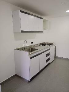 Casa en arriendo en La America, Medellín, 200 m² · foto 8 de 15