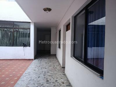Casa de 4 alcobas en venta en San Joaquin, Medellín, 160 m² · foto 2 de 13