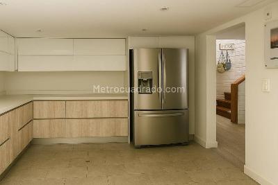 Casa de 3 alcobas en venta en Envigado, Envigado, 241 m² · foto 3 de 20