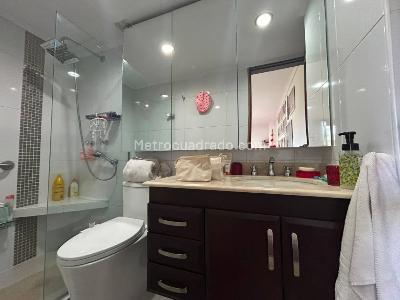 Apartamento en venta en El Poblado, Medellín · foto 10 de 17