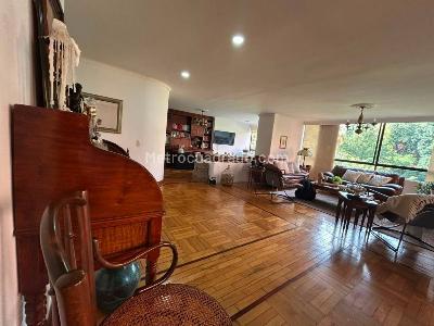 Apartamento en venta en El Poblado, Medellín · foto 2 de 17