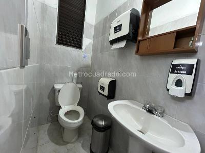 Casa de 5 alcobas en venta en El Poblado, Medellín, 420 m² · foto 11 de 14
