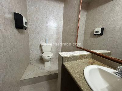 Casa de 5 alcobas en venta en El Poblado, Medellín, 420 m² · foto 6 de 14