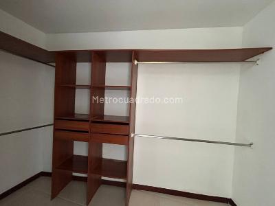 Apartamento de 3 alcobas en venta en Castropol, Medellín, 96 m² · foto 3 de 19