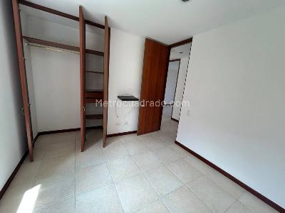 Apartamento de 3 alcobas en venta en Castropol, Medellín, 96 m² · foto 4 de 19