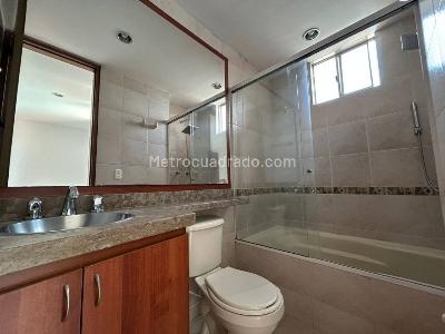 Apartamento de 3 alcobas en venta en Castropol, Medellín, 96 m² · foto 9 de 19