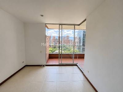 Apartamento de 3 alcobas en venta en Castropol, Medellín, 96 m² · foto 11 de 19