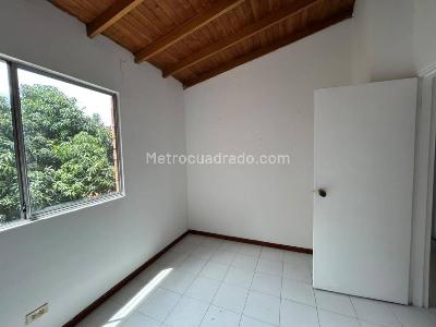 Apartamento de 3 alcobas en venta en Loma De San Julian, Medellín, 89 m² · foto 13 de 19