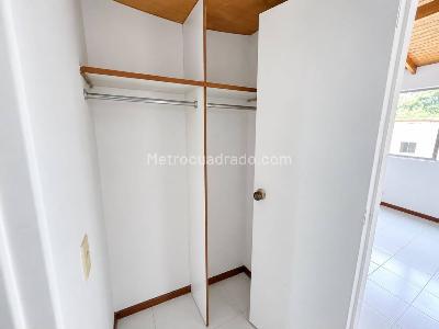 Apartamento de 3 alcobas en venta en Loma De San Julian, Medellín, 89 m² · foto 16 de 19