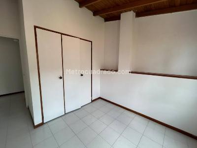 Apartamento de 3 alcobas en venta en Loma De San Julian, Medellín, 89 m² · foto 17 de 19