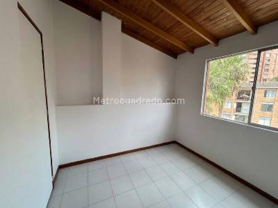 Apartamento de 3 alcobas en venta en Loma De San Julian, Medellín, 89 m² · foto 18 de 19