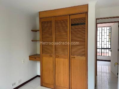 Apartamento de 2 alcobas en venta en Loma De San Julian, Medellín, 58 m² · foto 10 de 18