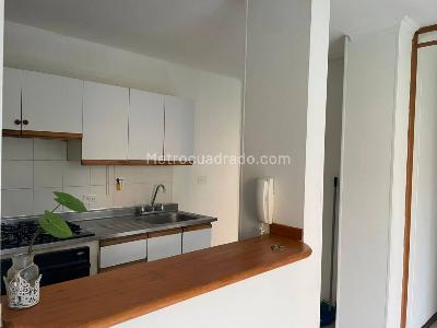 Apartamento de 2 alcobas en venta en Loma De San Julian, Medellín, 58 m² · foto 2 de 18