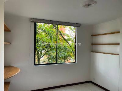 Apartamento de 2 alcobas en venta en Loma De San Julian, Medellín, 58 m² · foto 5 de 18