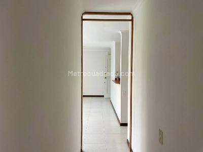 Apartamento de 2 alcobas en venta en Loma De San Julian, Medellín, 58 m² · foto 7 de 18