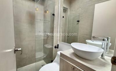 Apartamento de 3 alcobas en venta en El Poblado, Medellín, 87 m² · foto 10 de 16
