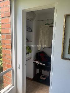 Apartamento de 2 alcobas en venta en El Poblado, Medellín, 75 m² · foto 8 de 10
