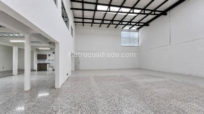 Casa en venta en El Poblado, Medellín, 537 m² · foto 6 de 14