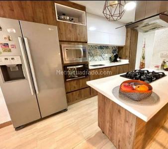 Casa de 4 alcobas en venta en El Dorado, Envigado, 311 m² · foto 2 de 20