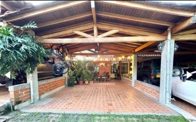 Casa de 4 alcobas en venta en El Dorado, Envigado, 311 m² · foto 6 de 20