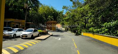 Apartamento de 3 alcobas en venta en Laureles, Medellín, 125 m² · foto 7 de 20