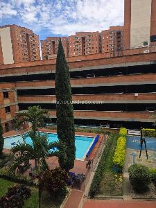 Apartamento de 4 alcobas en venta en Los Colores, Medellín, 73 m² · foto 11 de 16