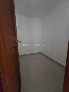 Apartamento de 4 alcobas en arriendo en Los Colores, Medellín, 73 m² · foto 10 de 16