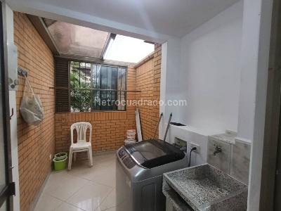 Apartamento de 2 alcobas en venta en Lorena, Medellín, 156 m² · foto 15 de 20
