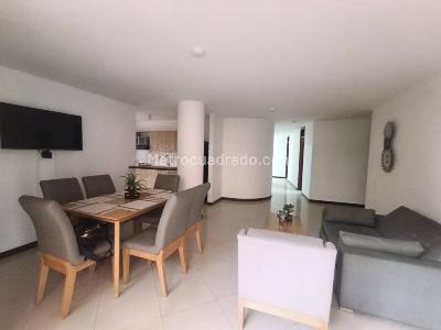 Apartamento de 2 alcobas en venta en Lorena, Medellín, 156 m² · foto 2 de 20
