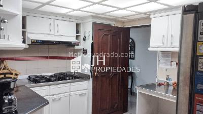 Apartamento de 4 alcobas en venta en Cabecera Del Llano, Bucaramanga, 215 m² · foto 8 de 11