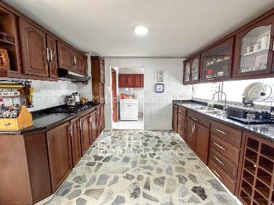 Apartamento de 5 alcobas en venta en Sotomayor, Bucaramanga, 235 m² · foto 7 de 20