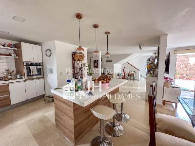 Apartamento de 4 alcobas en venta en Cabecera Del Llano, Bucaramanga, 214 m² · foto 2 de 7