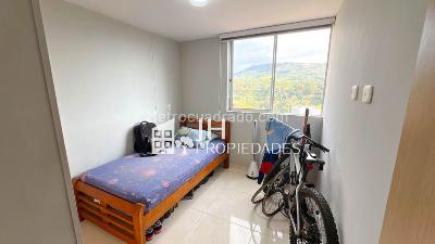 Apartamento de 3 alcobas en venta en Versalles, Floridablanca, 76 m² · foto 8 de 12