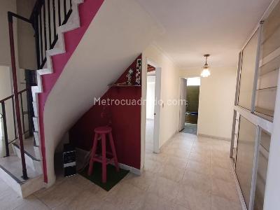 Apartamento de 3 alcobas en venta en Cerro Nutibara, Medellín, 213 m² · foto 7 de 19