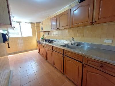 Apartamento de 3 alcobas en venta en Cerro Nutibara, Medellín, 213 m² · foto 5 de 19