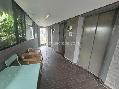 Apartaestudio en venta en El Poblado Manila, Medellín, 19 m² · foto 4 de 18