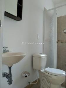 Apartaestudio en arriendo en El Lido, Cali · foto 14 de 16