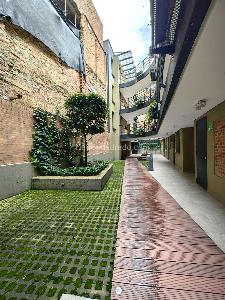 Apartaestudio en venta en La Candelaria, Bogotá, 28 m² · foto 2 de 13
