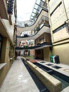 Apartaestudio en venta en La Candelaria, Bogotá, 28 m² · foto 3 de 13